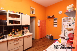 Dom wolnostojący z zabudowaniami o łącznej powierzchni zabudowy około 600m2
